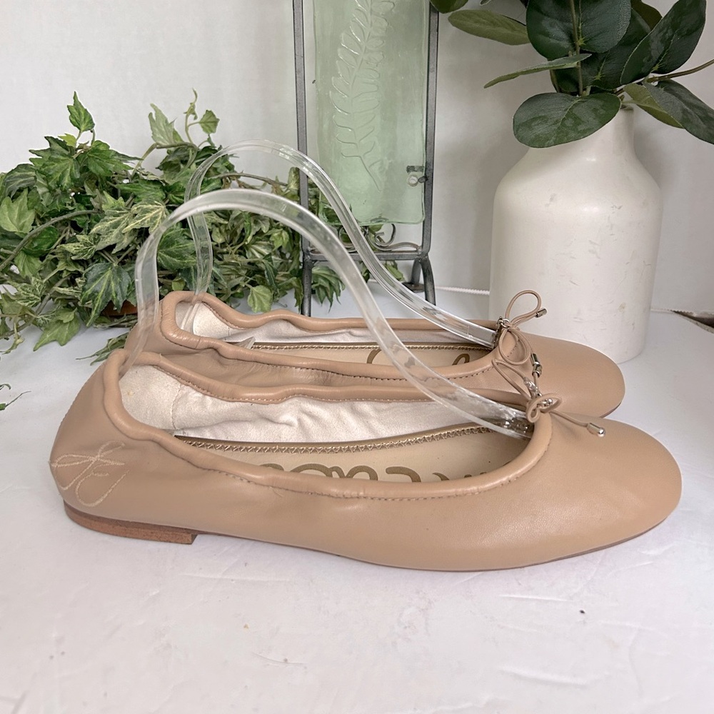 Sam Edelman Tan / Nude Leather Logo Ballet Flats. Size 9.5